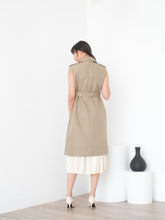 Load image into Gallery viewer, Naoki Long Vest Brown
