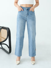 Load image into Gallery viewer, Cora Jeans
