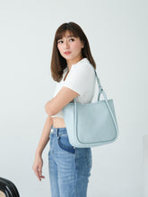 Load image into Gallery viewer, Hanna Tote Bag
