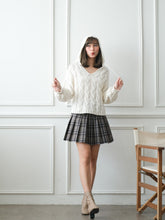 Load image into Gallery viewer, Hikari Sweater White
