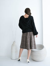 Load image into Gallery viewer, Hikari Sweater Black
